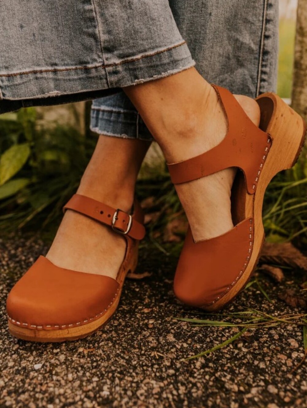 MIA Sofia Wooden Clog Sandals Leather Saddle Brown Tan 37 US 7 Boho